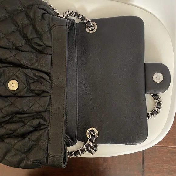 Authentic Chanel bag. Purchased in chanel boutique - Picture 5 of 12